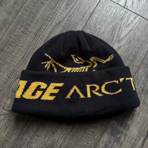 Rare Black Yellow Palace Arc’teryx Winter Hat Cuffed Beanie - Picture 2 of 8
